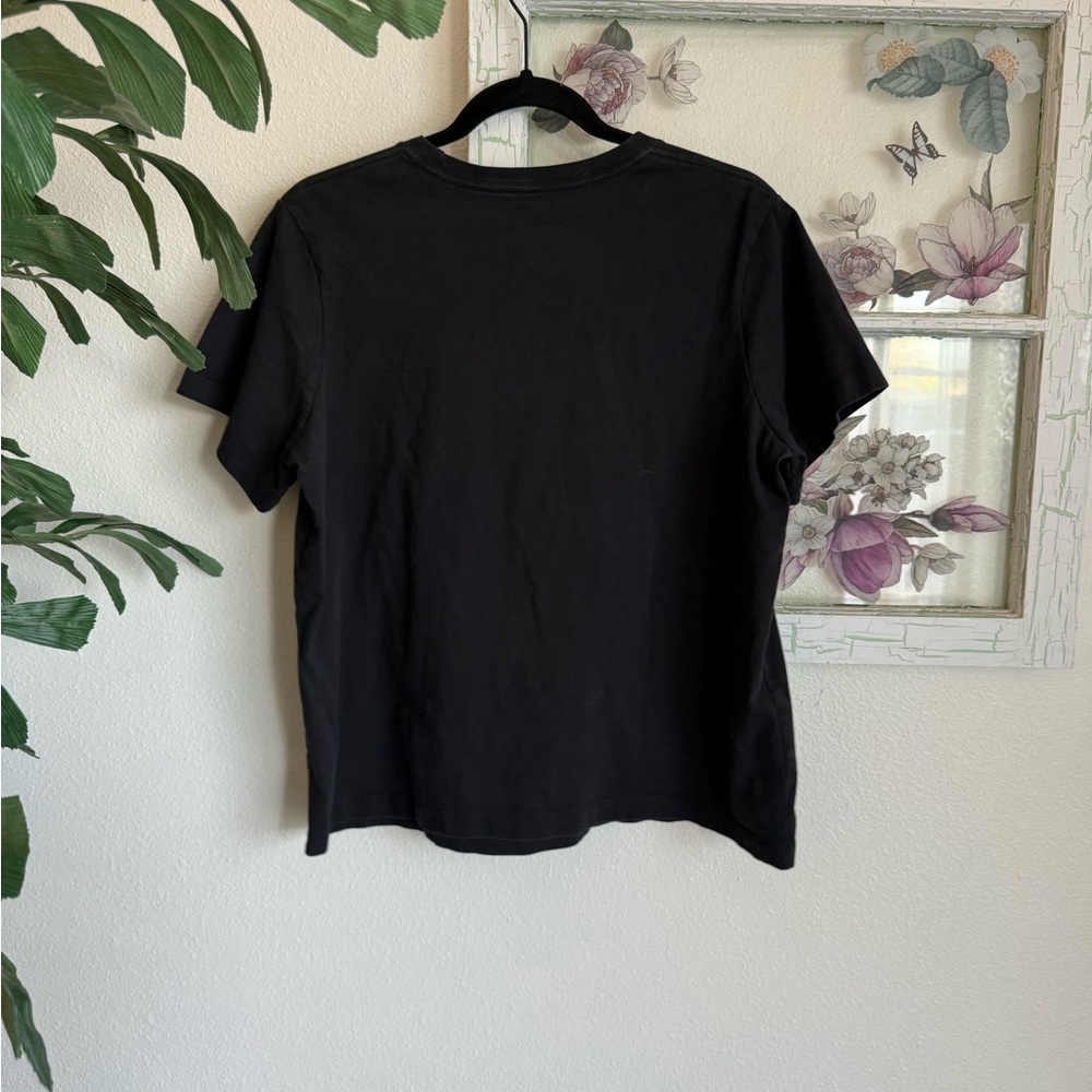 Disney Black Short Sleeve Tee with Pink Minnie Mouse Bow Graphic Size Medium - Picture 4 of 4